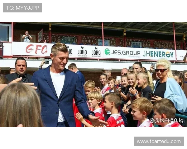 为了金钱而迷失自我的足球明星们的悲惨命运与教训