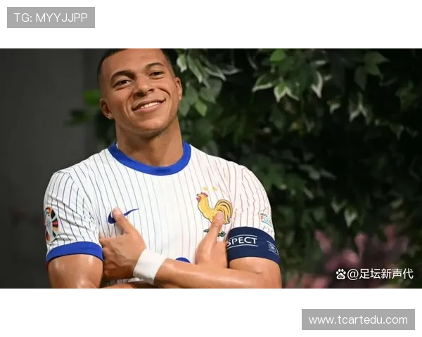 全球足球明星蜡像馆揭秘球场传奇人物的真实面貌与背后故事